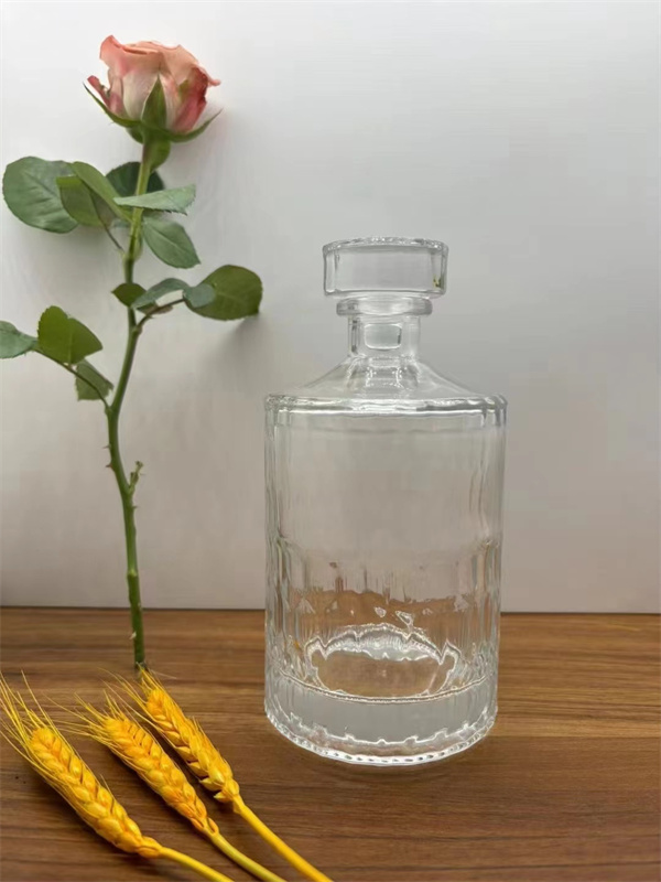 晶白料玻璃酒瓶 晶白料玻璃酒瓶